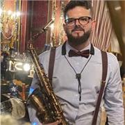 Classes de saxo personalitzades: aprèn de manera pràctica i motivadora